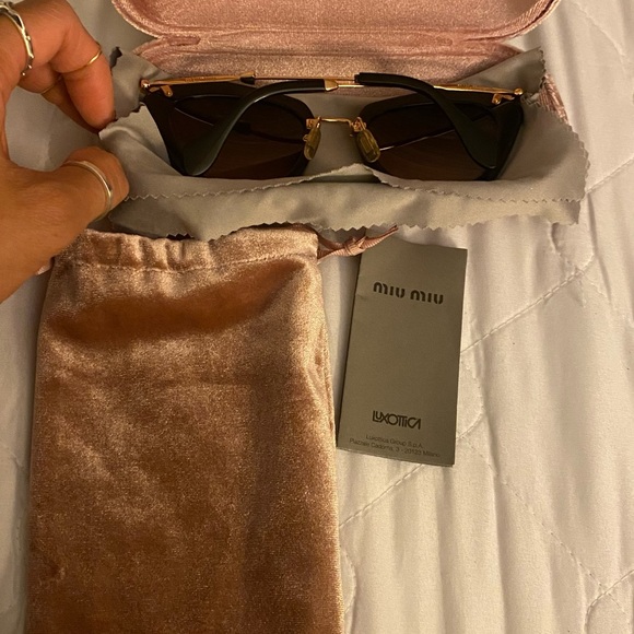 Authentic Miu Miu sunglasses - Picture 4 of 6